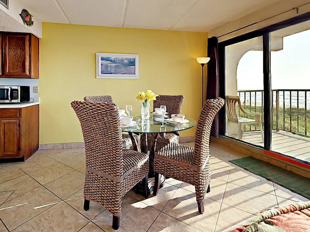 5570 Gulf Blvd Condo Unit 201 - 2 Br condo by RedAwning