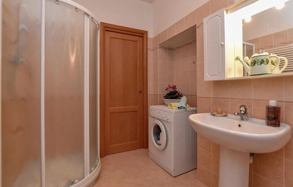 Nice Apartment in Localita´bracco With 3 Bedrooms and Wifi