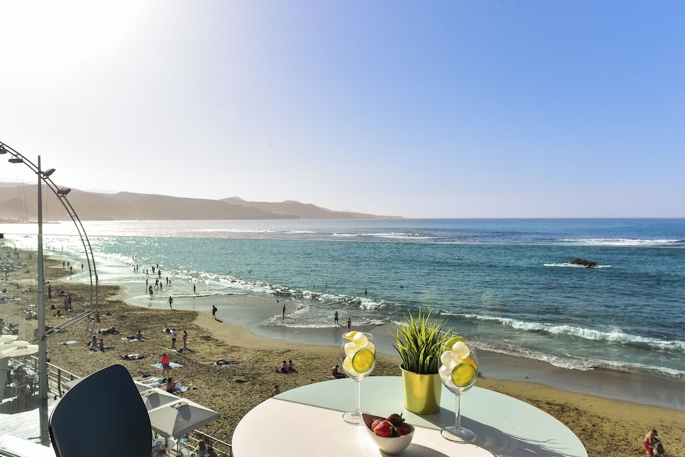 OH Suites Paseo de las Canteras 58