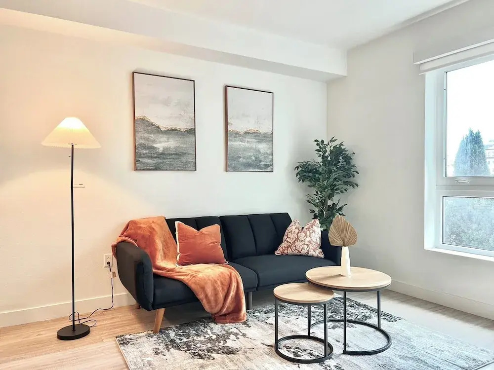 Stylist Downtown LA Gateway- Studio Apt