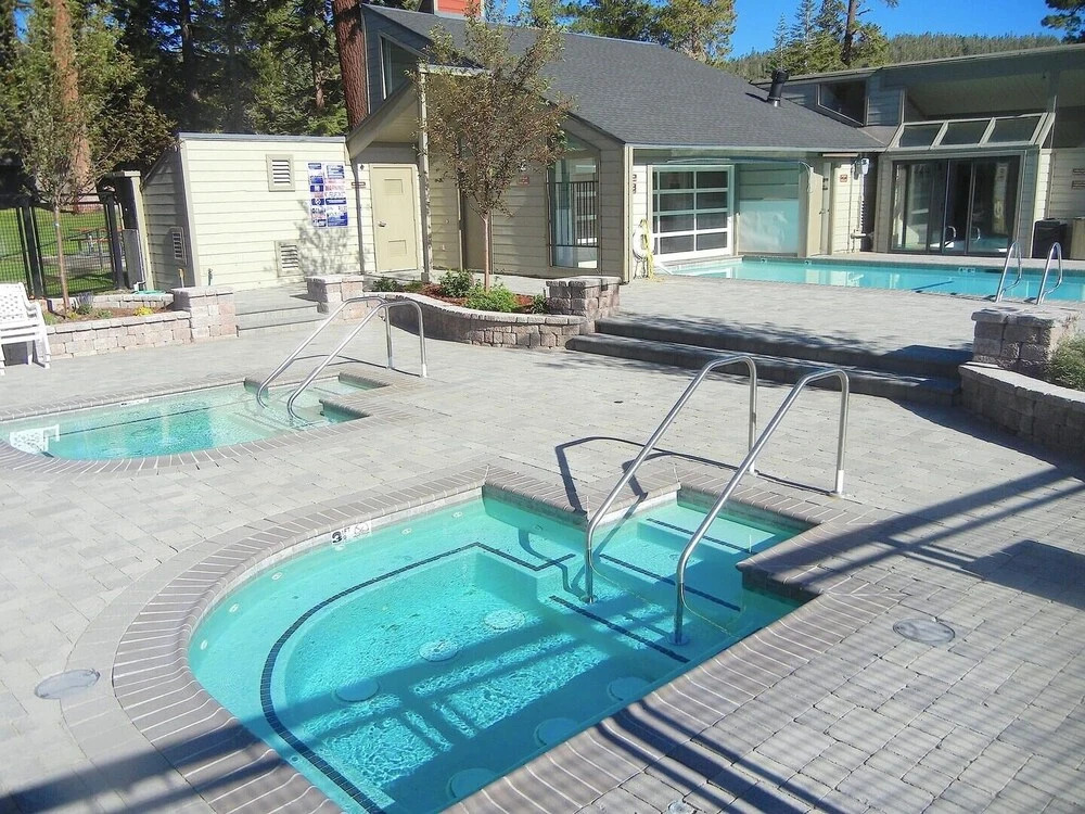 Two Bedroom Units at 1849 Condos with 3 Hot Tubs & Slopeside