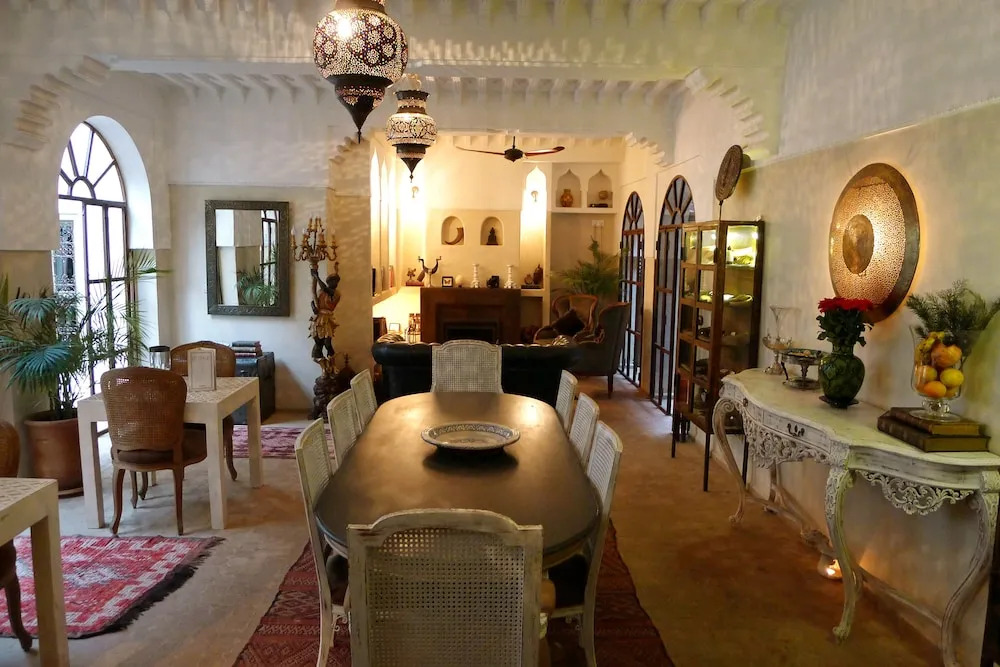 OYO 6706 Hotel New Sunder Residency