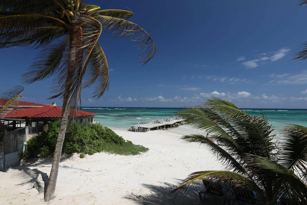 Mangos Boutique Beach Resort