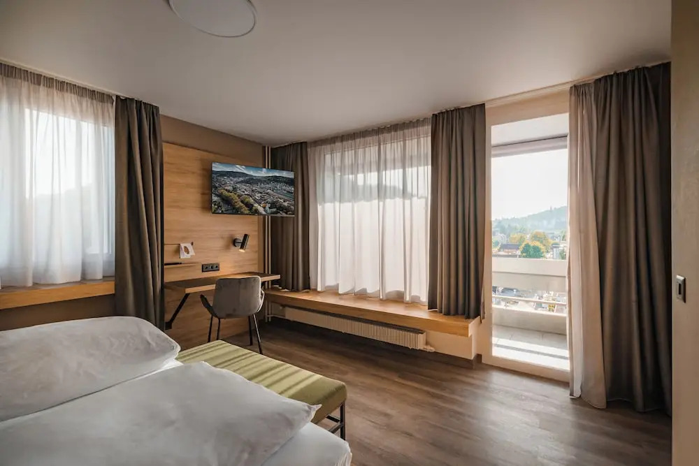 Hotel Linde - 24h Self Check-in