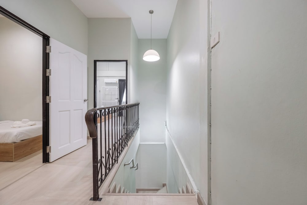 FunnD Mrt lat phrao 5Beds NetflixYouTube