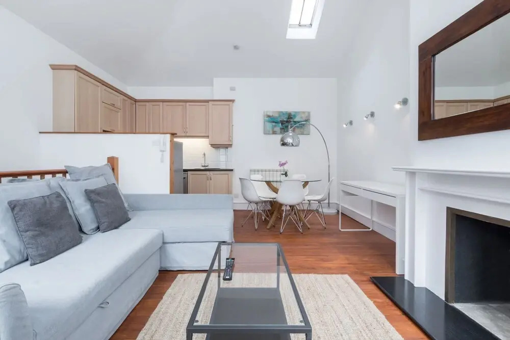Regency Residences - Fitzrovia - by Frankie Says