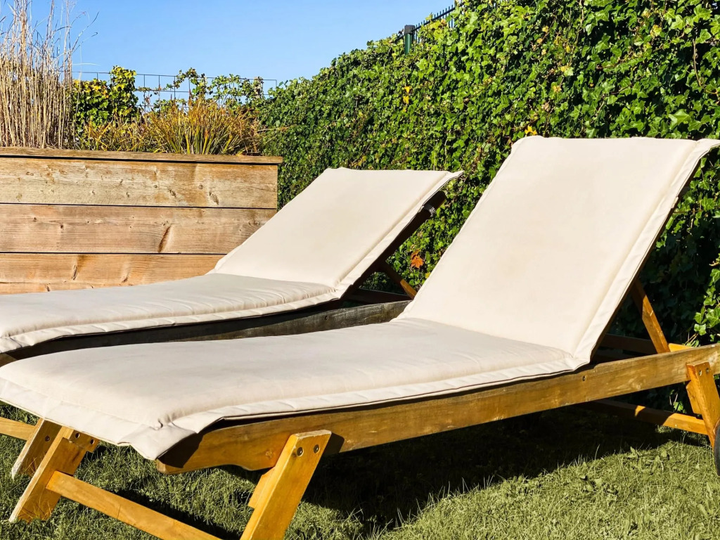 Spacious villa in Rijs near IJsselmeer and forest