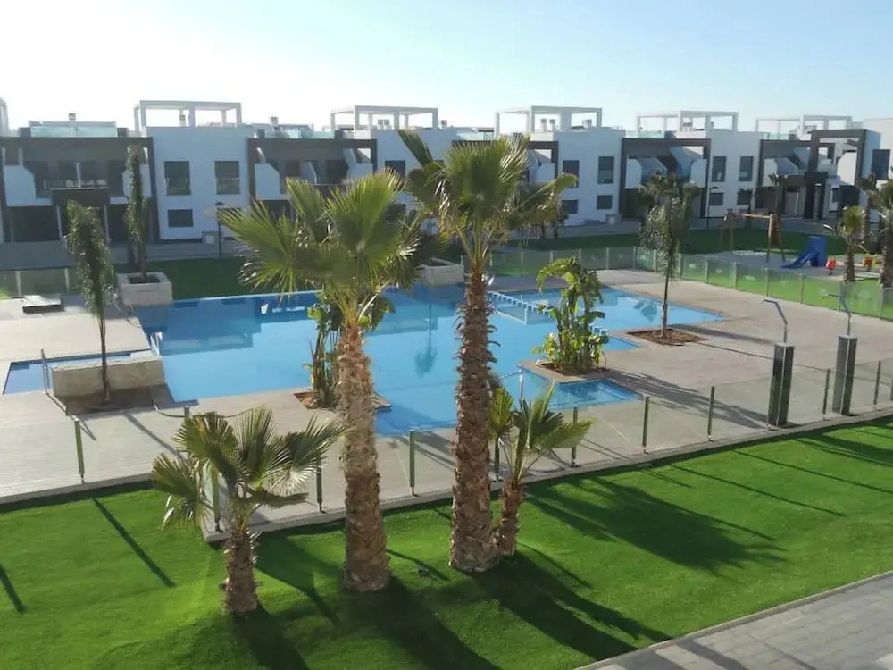 Bright Holiday Home in Orihuela Costa