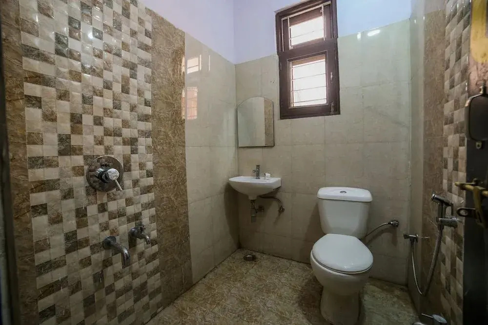 OYO Home 16423 Spacious 3BHK