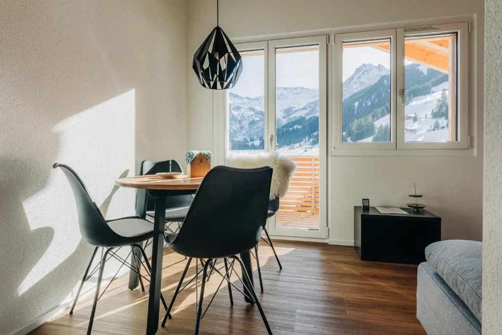 Chuenislodge3 neu&stilvoll, 2Balkone, echtes Bijou mit top-Aussicht