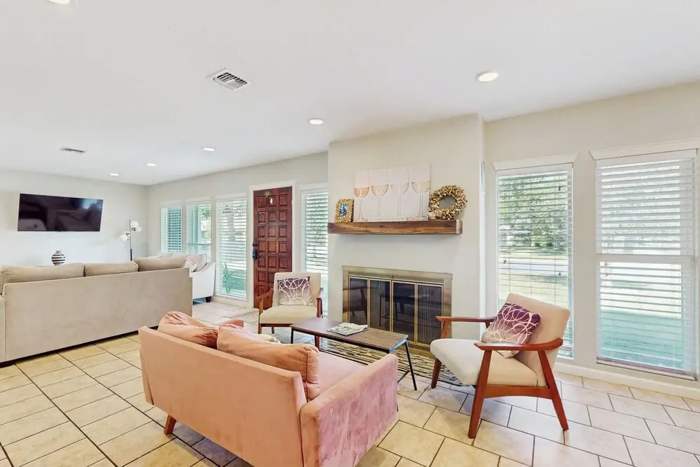 Wine Country Retreat w/ Yard: 1 Mi to Main Street