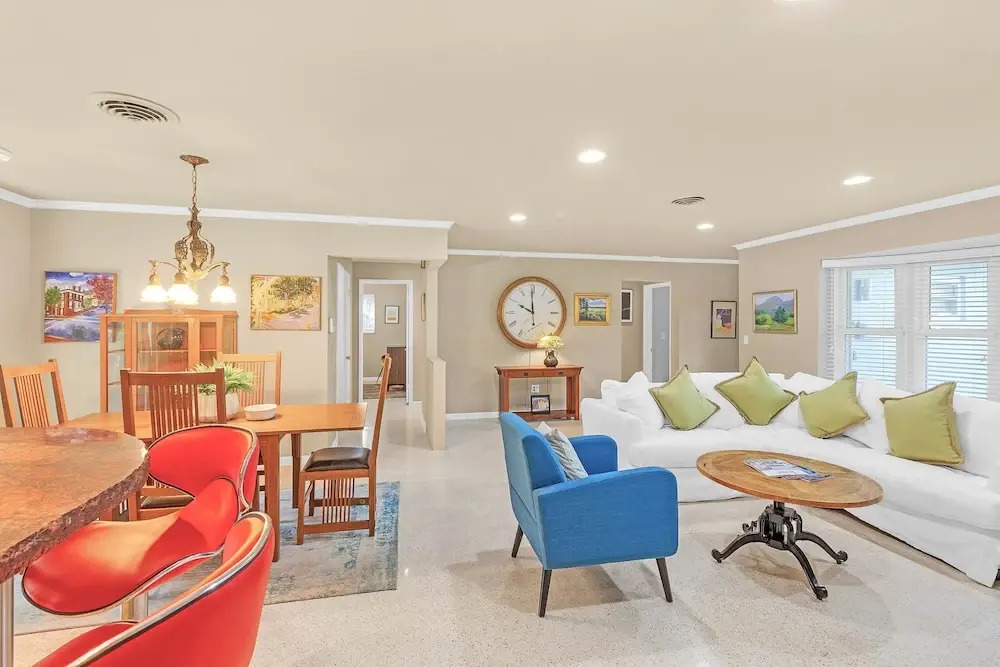 Chic 3BR Sanctuary Steps From The Drive Paradise
