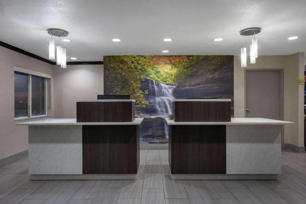 La Quinta Inn & Suites by Wyndham Peru Starved Rock St Park