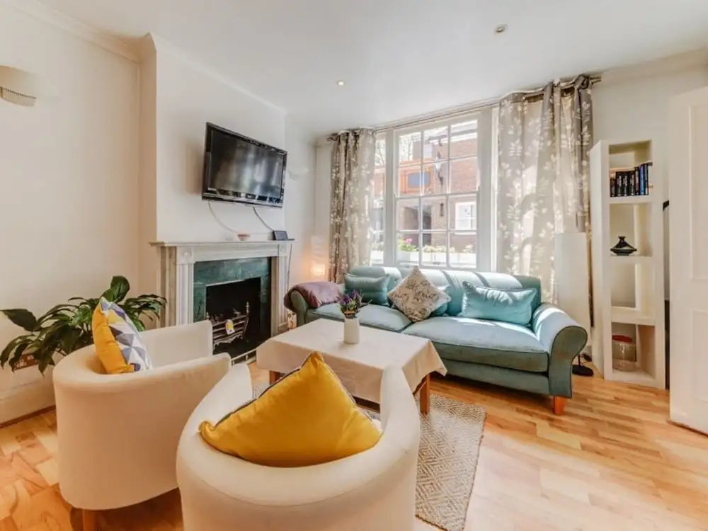 Stanhope Mews Apartment