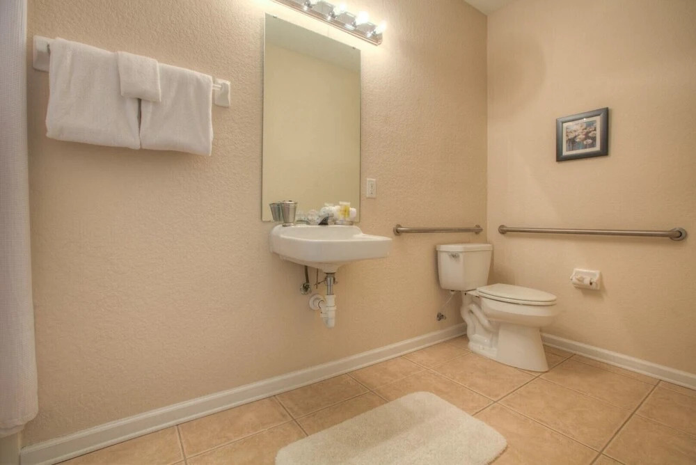 Emerald Isle 103 3 Br townhouse by RedAwning