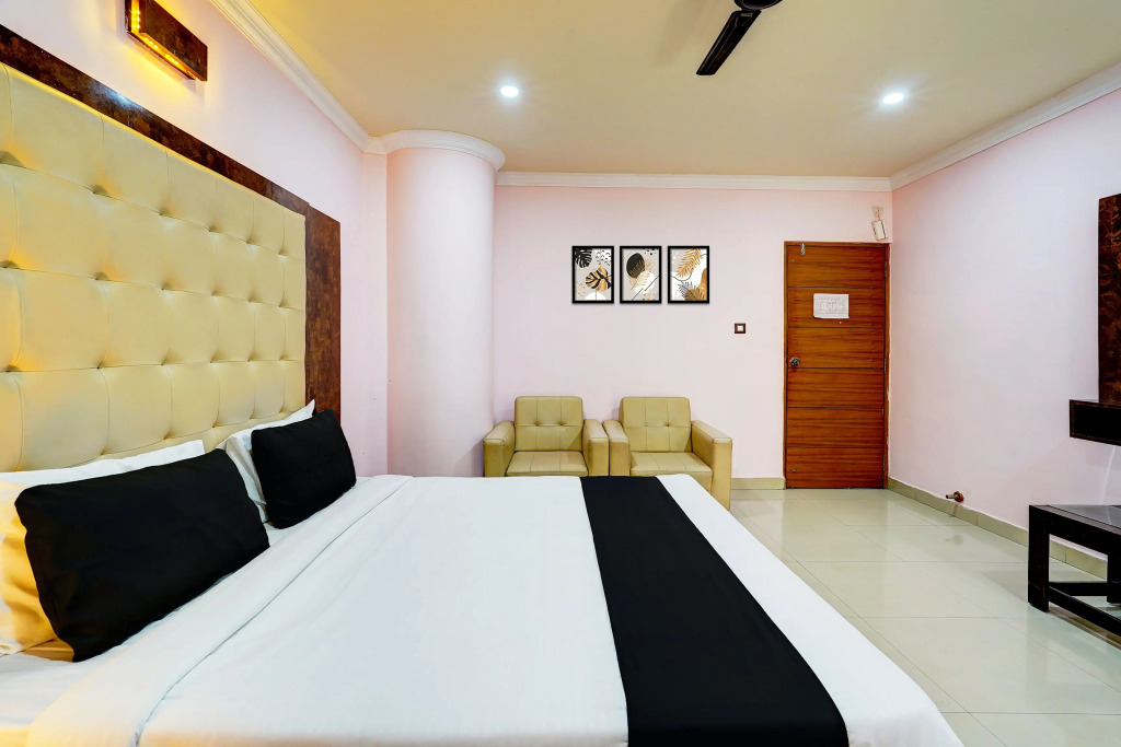 Super Townhouse MG Road Near Commercial Street