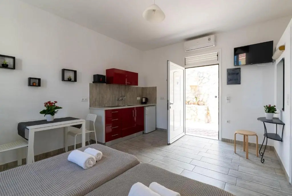 Pefkos View Suites & Maisonette