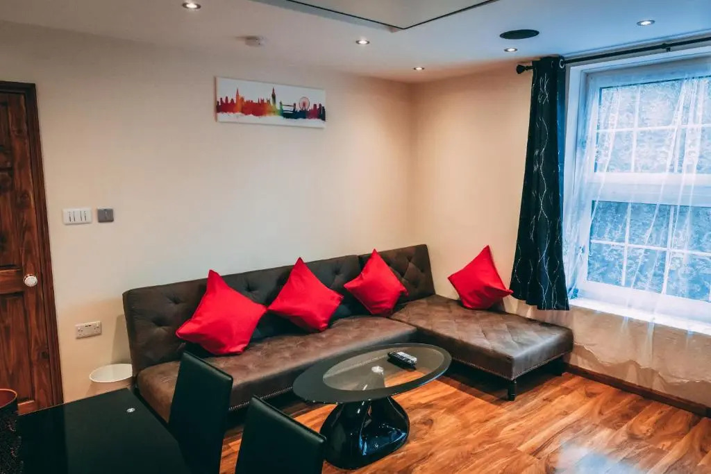 Hotel Quality Stay,2 bed Apartment near the City Centre, 2min Walk from Metro Station