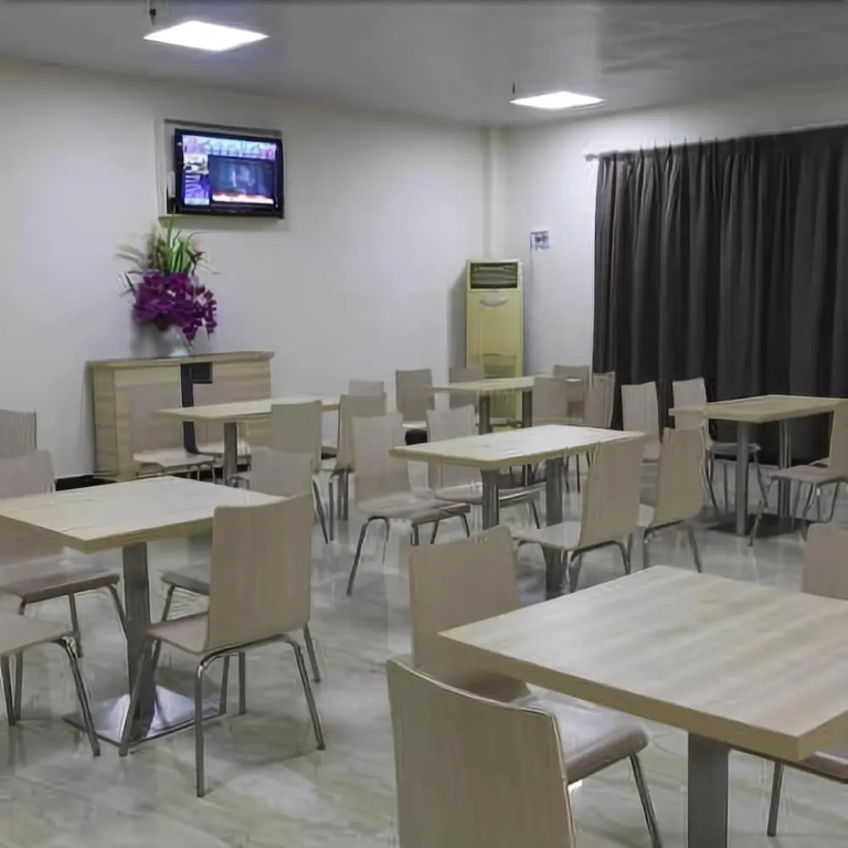 City Comfort Inn
