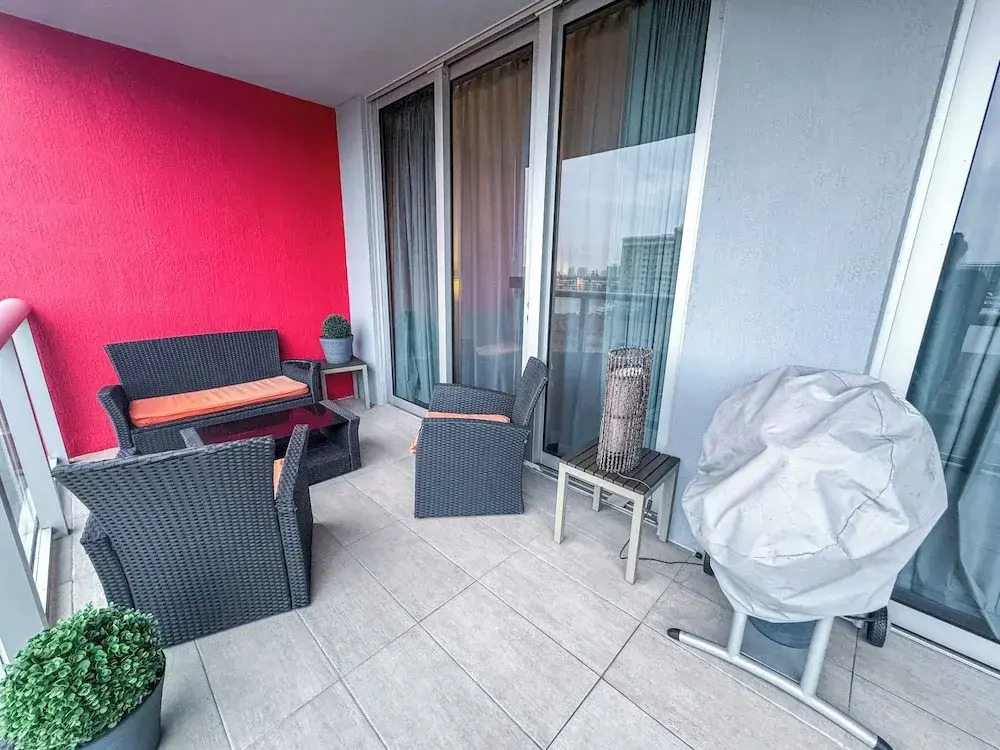 Modern Beachwalk Apt 805