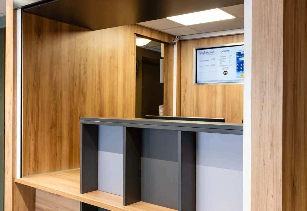 B&B HOTEL Saint-Etienne Monthieu