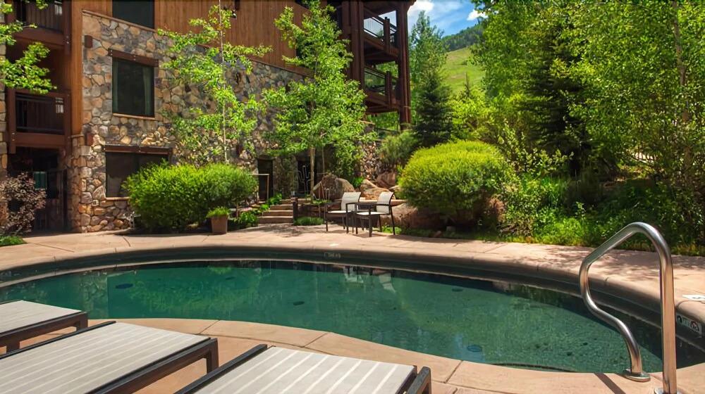 Lift One Condominiums - 1, 2, 3 Bedroom Units Adjacent To Downtown Aspen