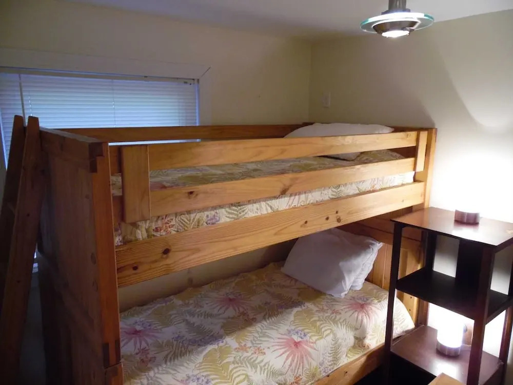 East Tawas Rustic Retreat - 3 Br Home