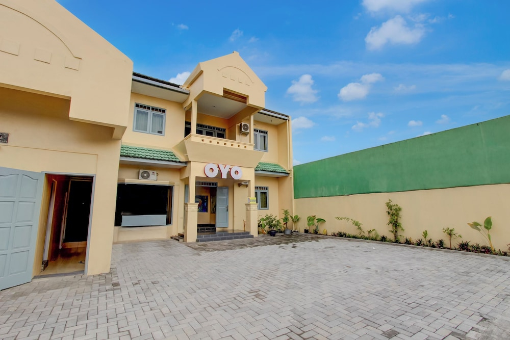OYO 95136 Jec Plumbon Homestay Syariah