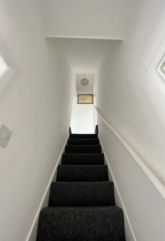 Remarkable 2-bed House in Rochester