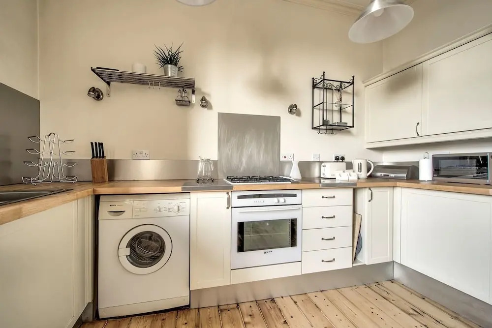Lovely 2Br Home Next To The Castle