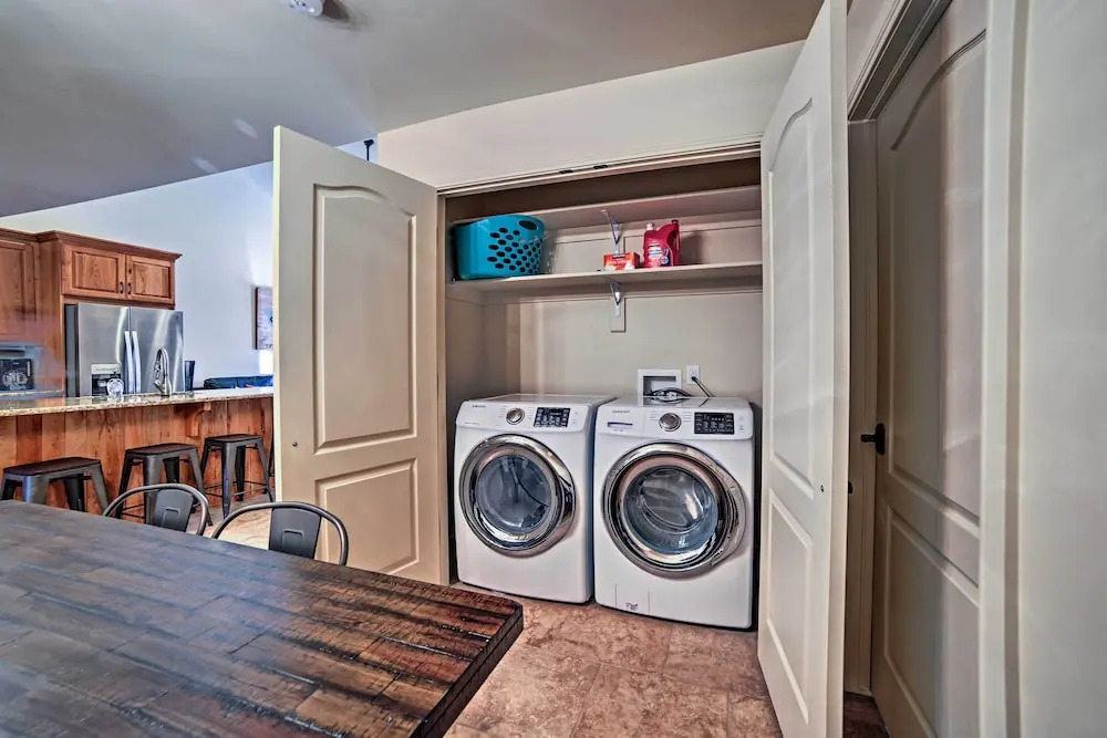 Moab Townhome w/ Hot Tub & Patio - Near Arches