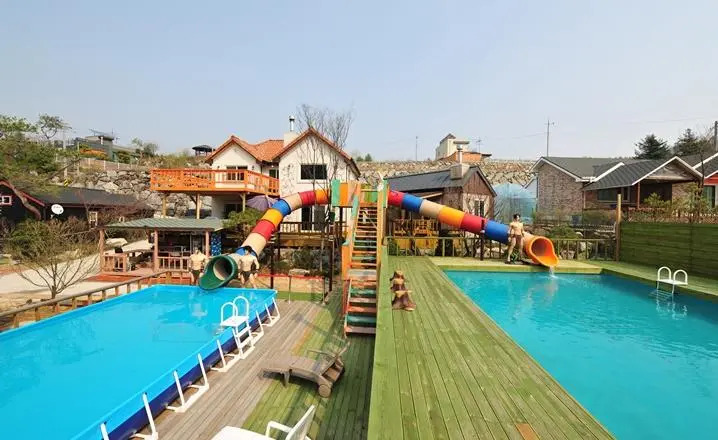 Gaypeong Smuff House Dokchae Pension