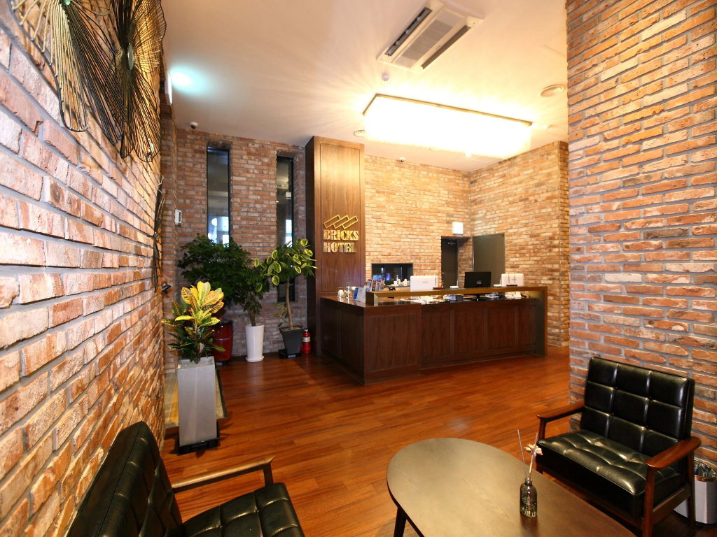 Bricks Hotel