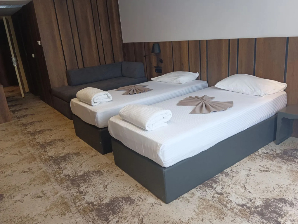 Hollywood Hotel