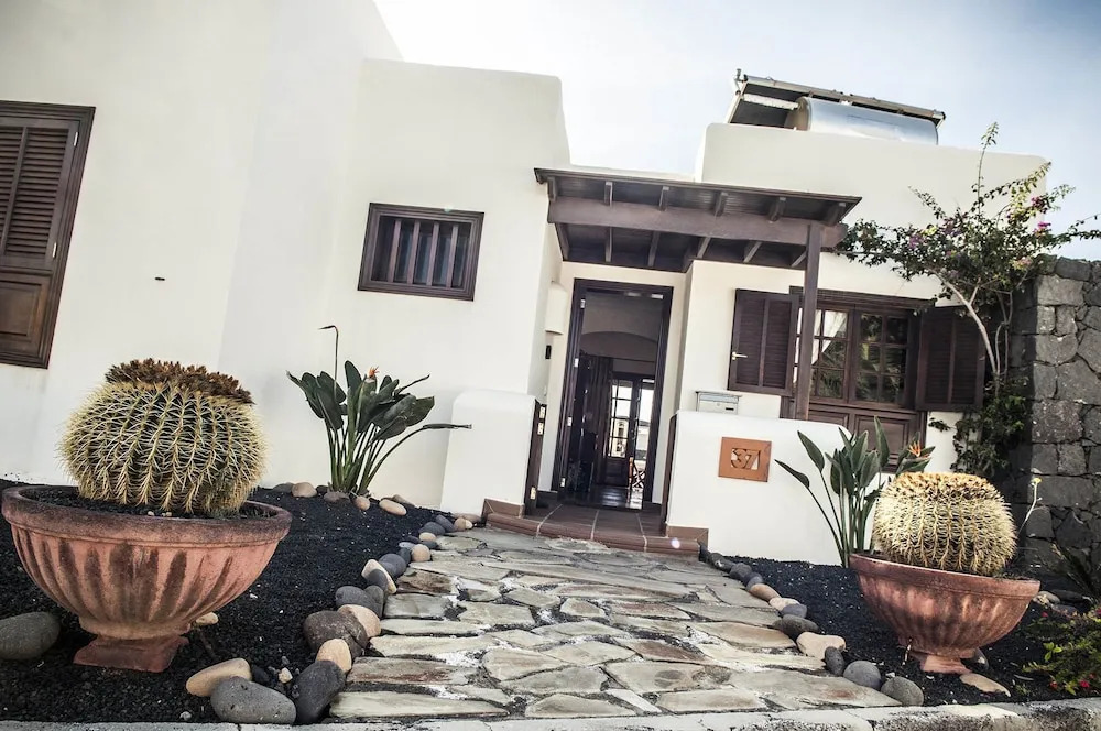 Villa Victoria Lanzarote by Villa Plus