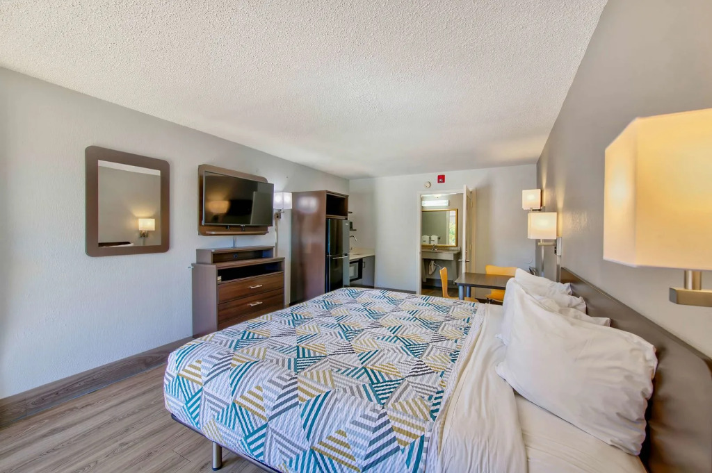 Studio 6 Birmingham, AL - Medical Center - Inverness Hwy 280