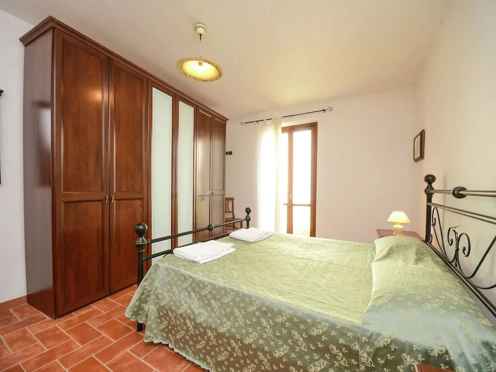 Exquisite Farmhouse in Pupaggi With Swimming Pool