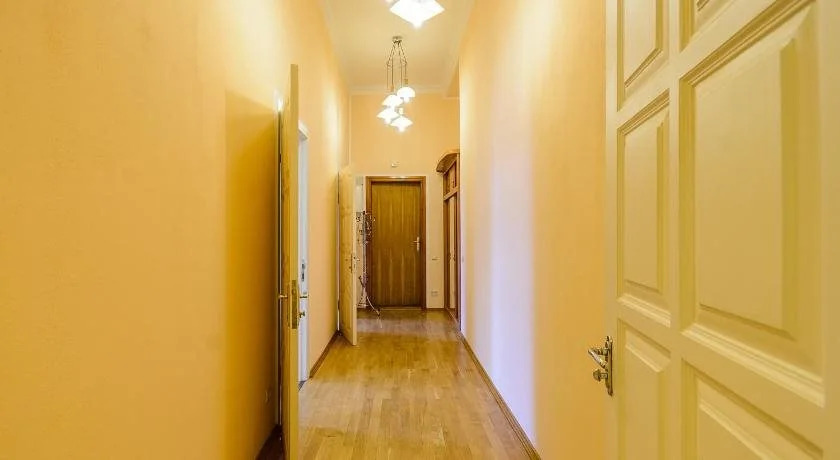Muzeyniy Lane Kiev Apartment