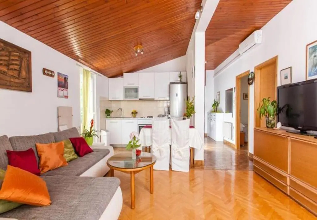 Apartments Jadro