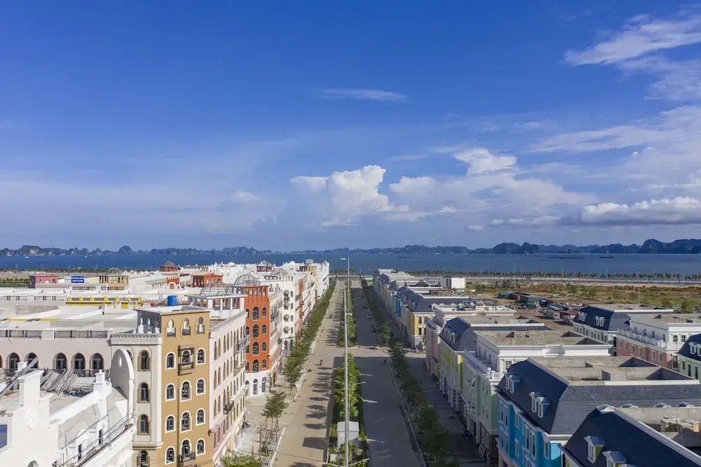 Sun Bay Tuan Chau Hotel