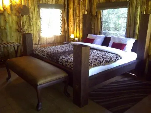 Exploreans Mara River Camp