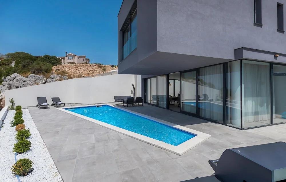 Awesome Home In Sibenik
