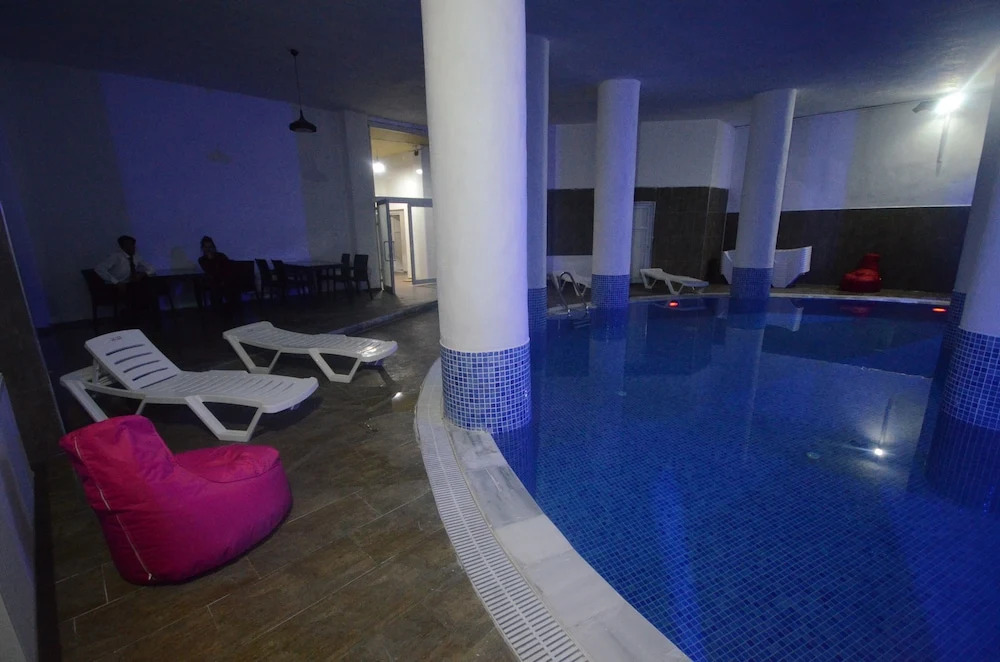 Royal Ozcelik Otel