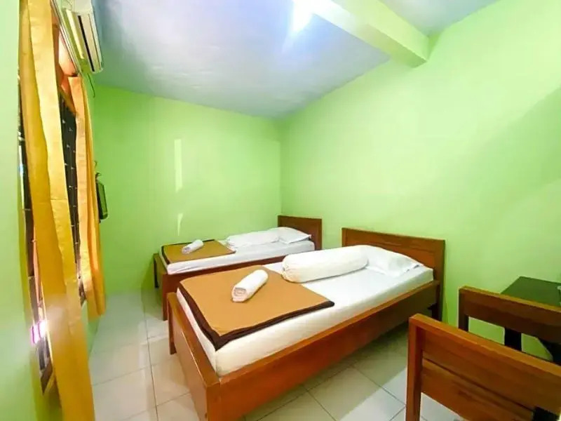 Hotel Gerung 1 near Alun Alun Nganjuk Mitra RedDoorz