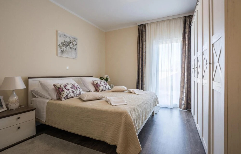 Lovely Home In Privlaka