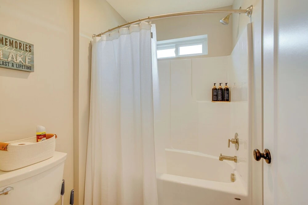 Spacious Donnelly Family Home w/ Private Hot Tub!