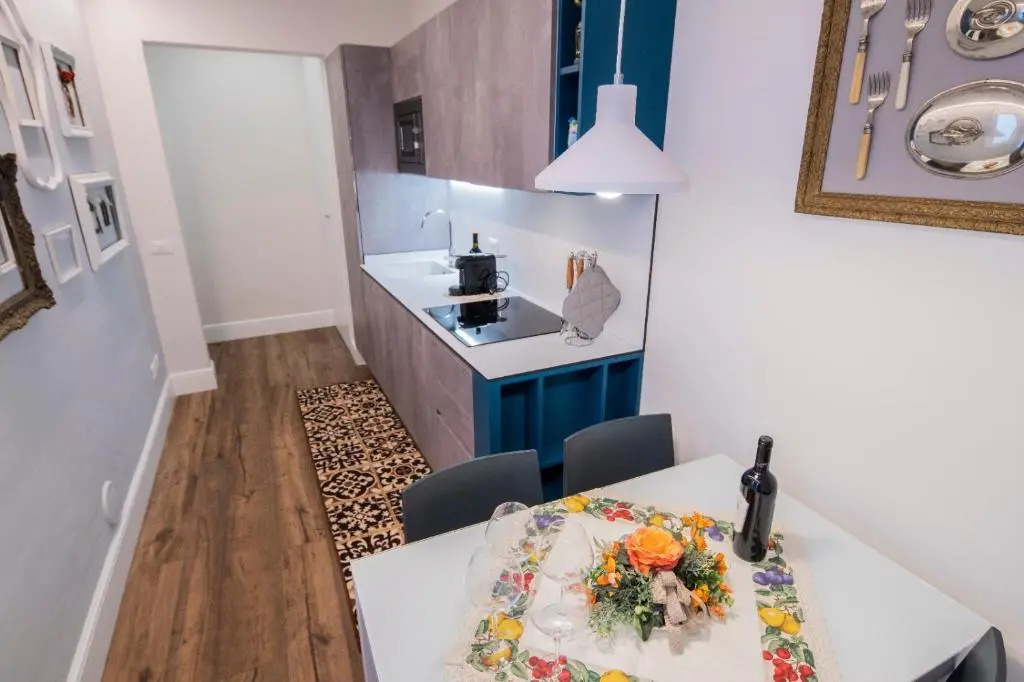 Oltrarno Lily Suite