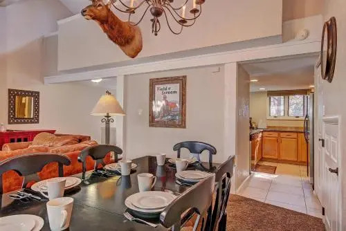 Lance'S West 7 Condominium