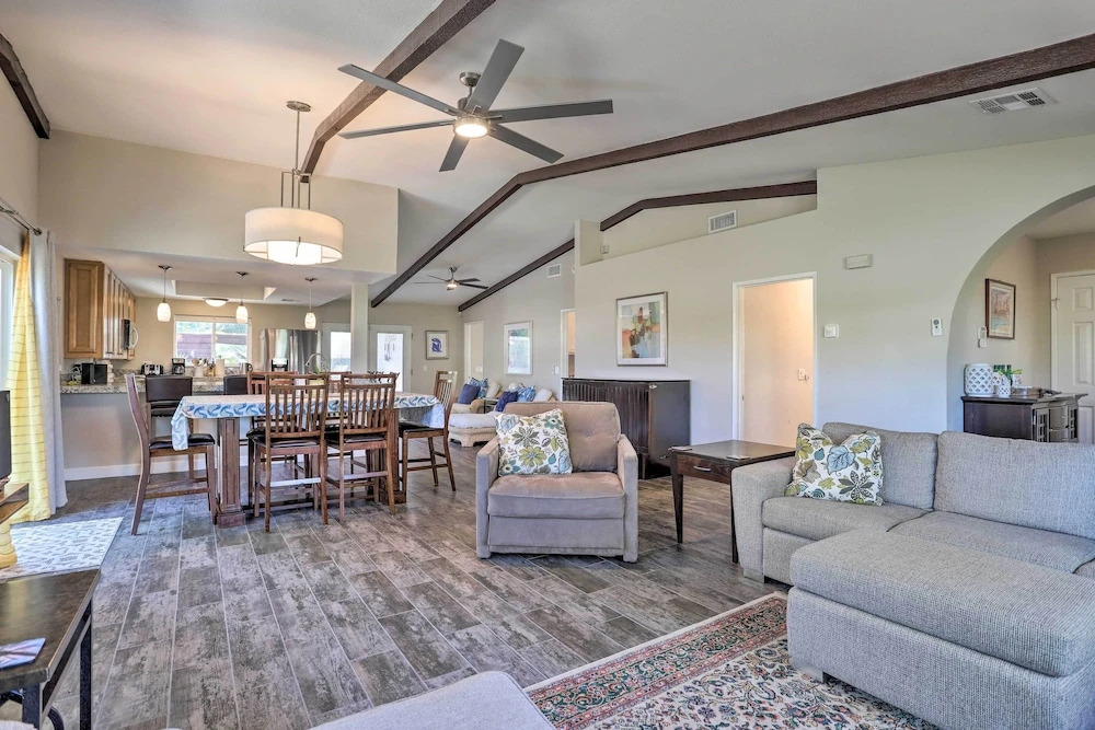 226242 3 BR Oasis w/ Hot Tub By Golf & Coachella!