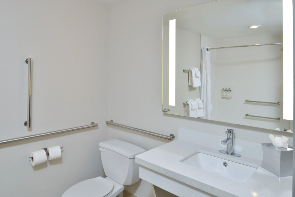 Holiday Inn Express Lewisburg - New Columbia by IHG